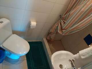 Отель Hotel Imaginarium Тбилиси Бюджетный трехместный номер-11