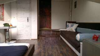 Отель Hotel Imaginarium Тбилиси Бюджетный трехместный номер-16